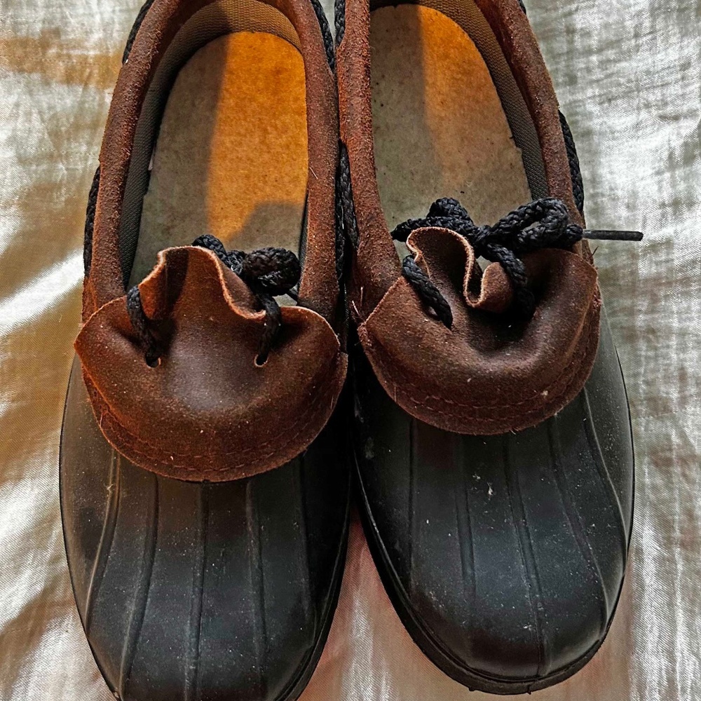 DUCK BOOTS, ANKLE HEIGHT, SZ 7, RUBBER, BLACK & DARK BROWN, WORN ONCE, NO DAMAGE